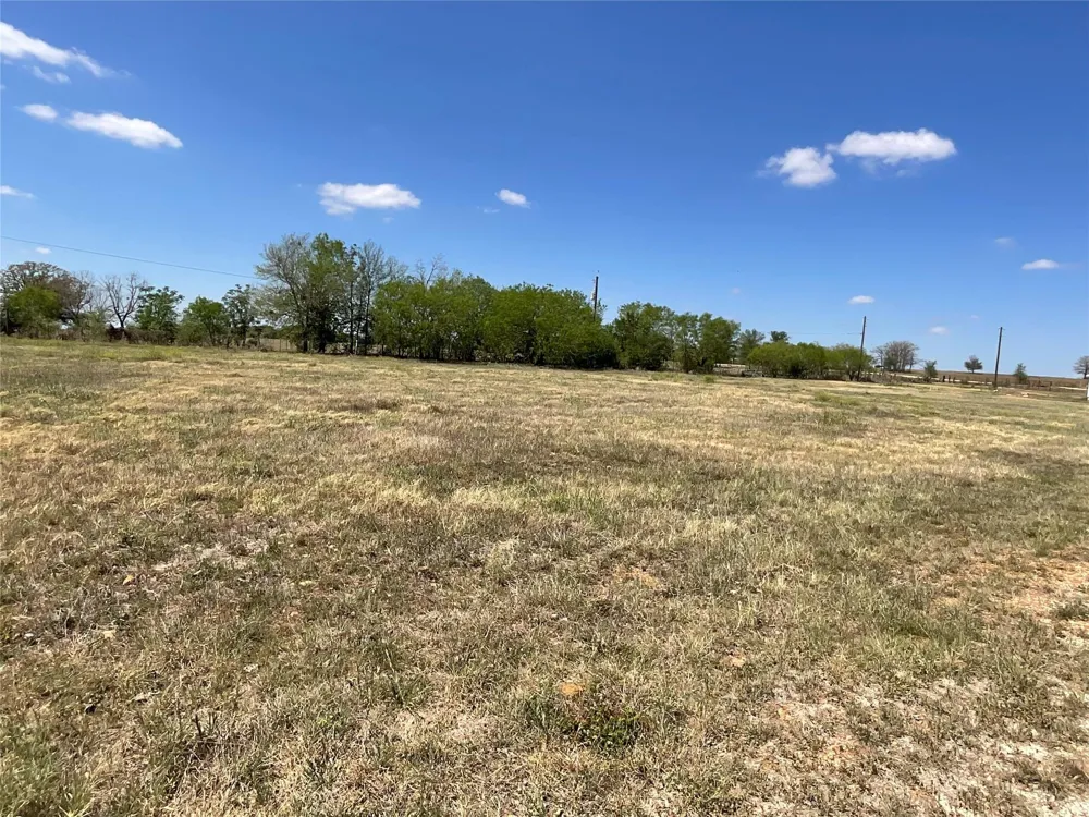 69 Horseshoe Drive Gonzales, TX 78629