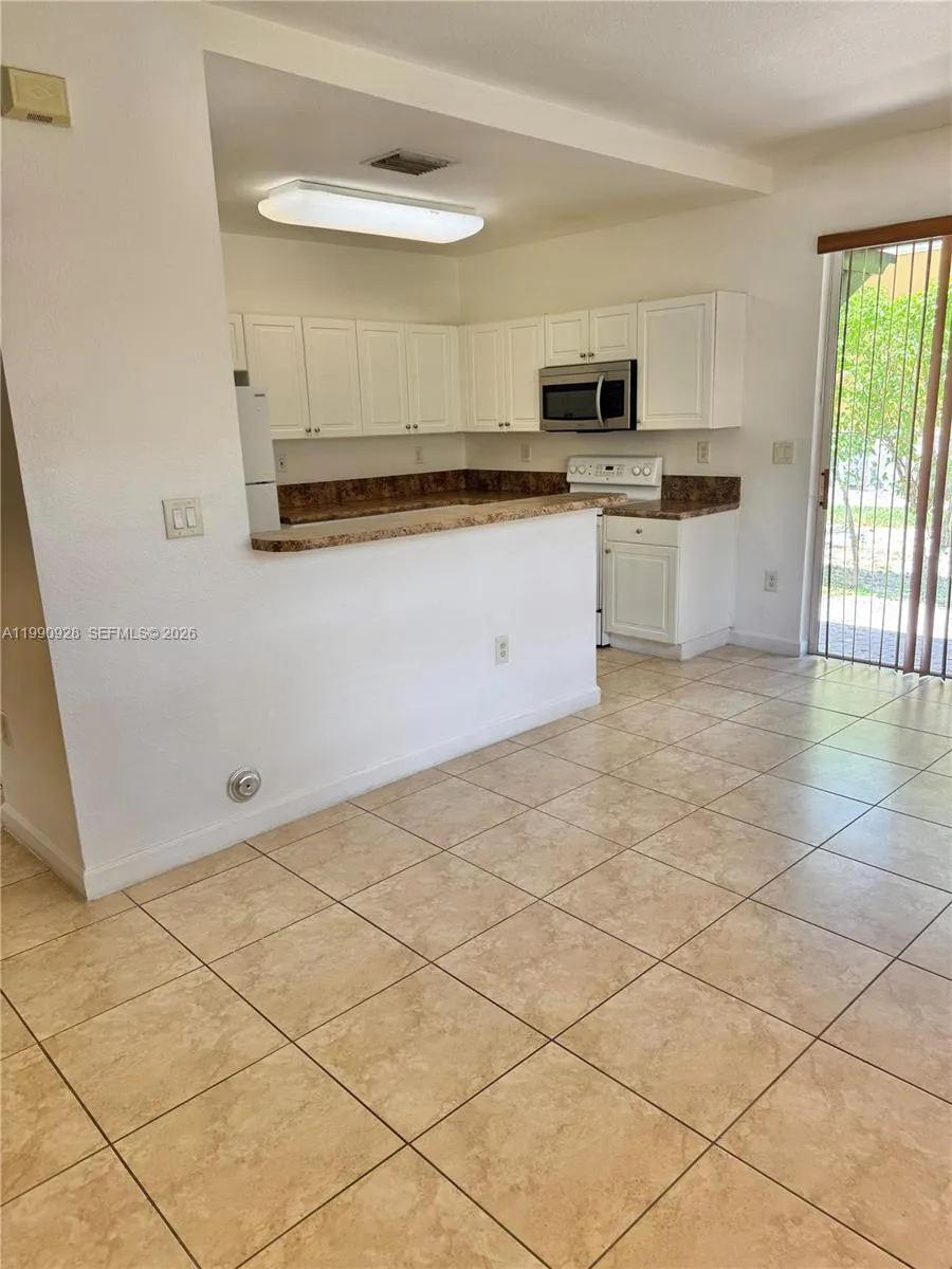 9269 SW 227th St #8 Cutler Bay, FL 33190