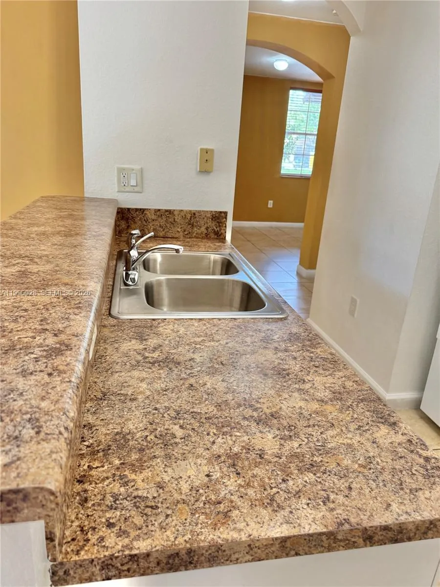 9269 SW 227th St #8 Cutler Bay, FL 33190