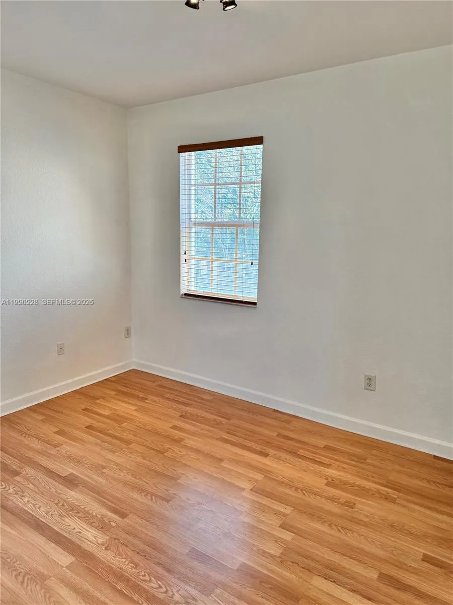 9269 SW 227th St #8 Cutler Bay, FL 33190