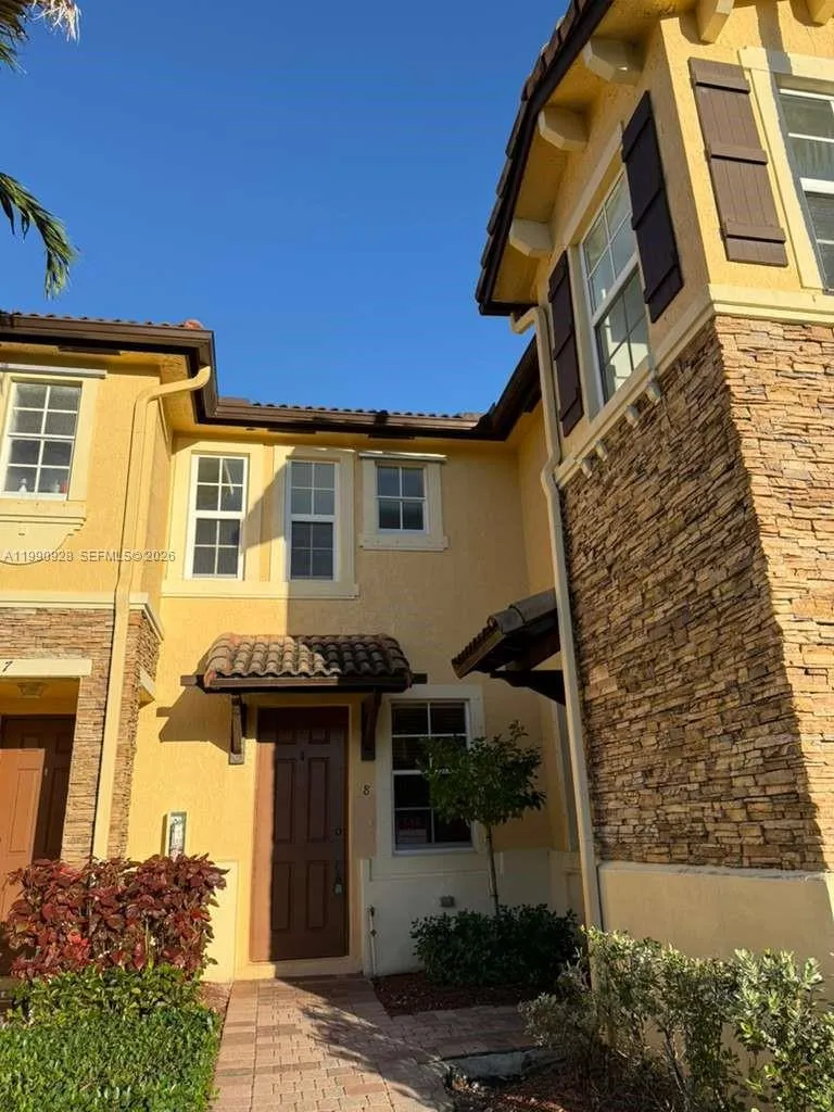 9269 SW 227th St #8 Cutler Bay, FL 33190