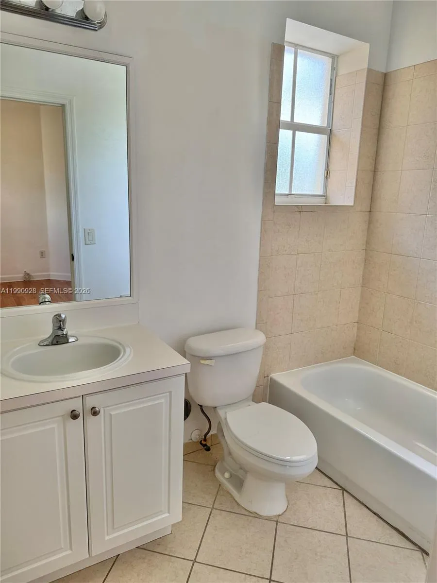 9269 SW 227th St #8 Cutler Bay, FL 33190