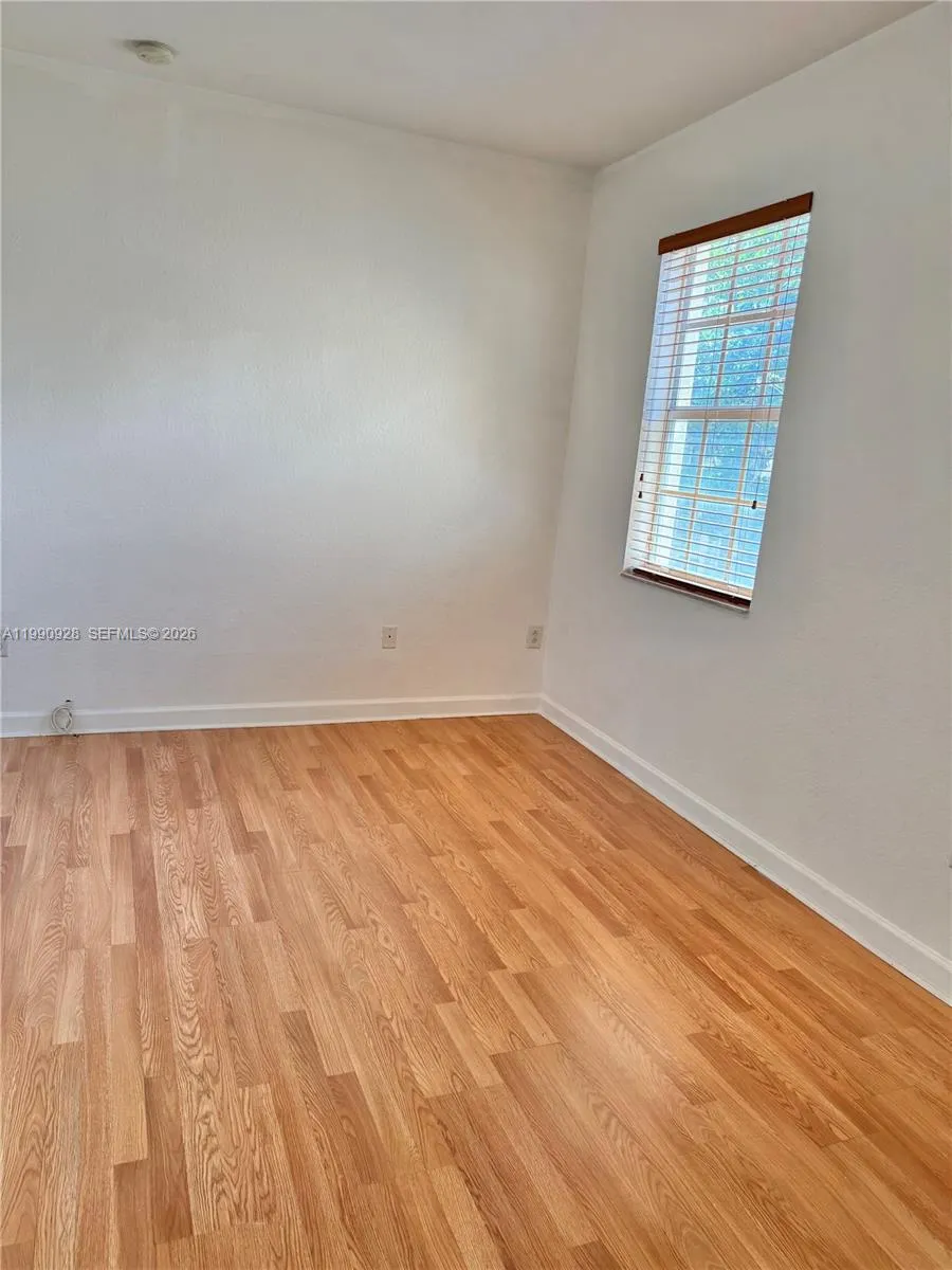 9269 SW 227th St #8 Cutler Bay, FL 33190