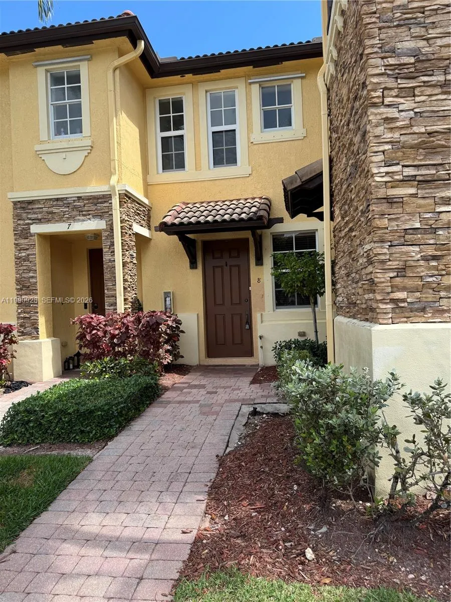 9269 SW 227th St #8 Cutler Bay, FL 33190