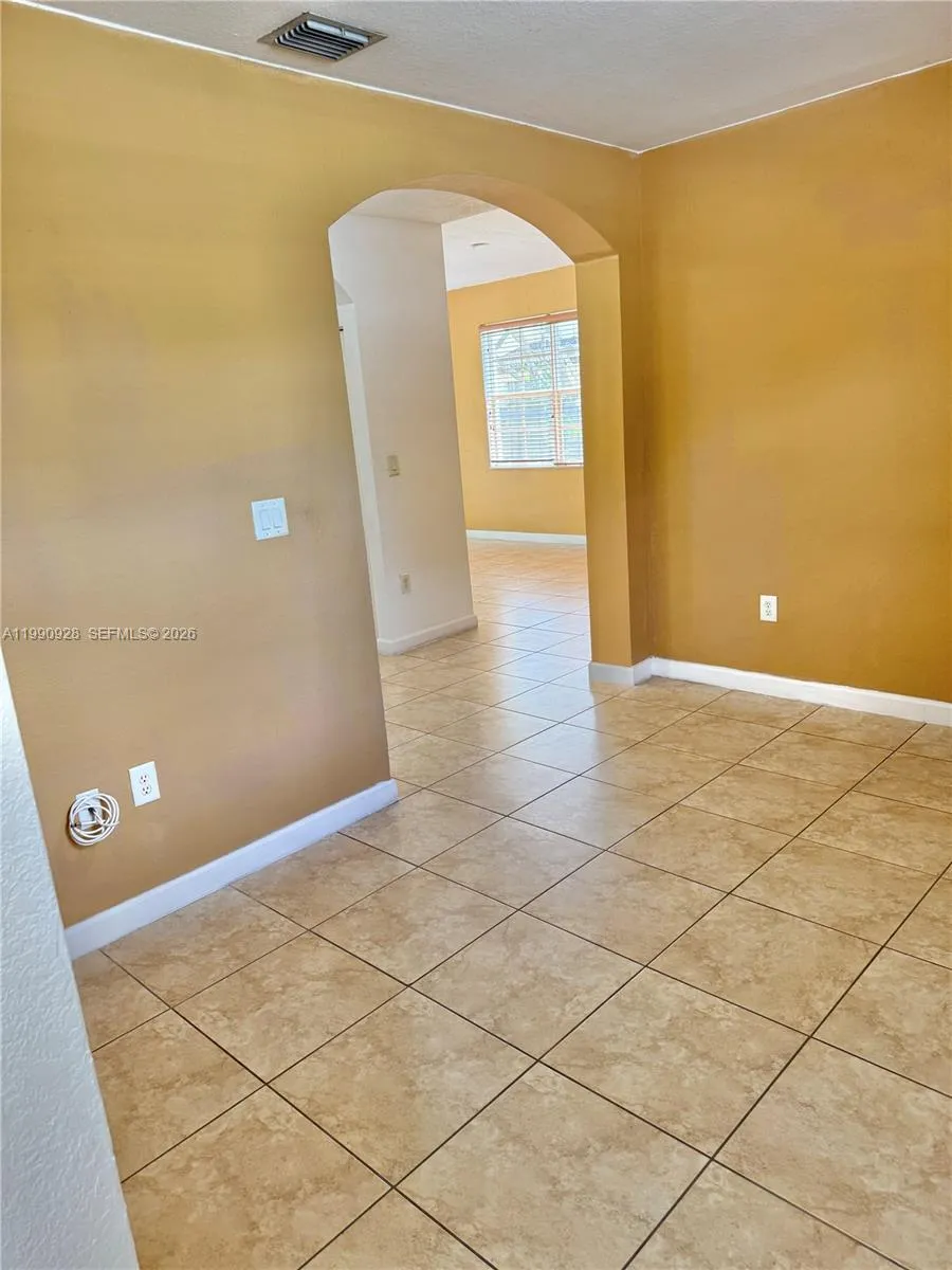 9269 SW 227th St #8 Cutler Bay, FL 33190