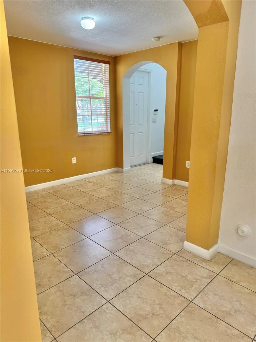 9269 SW 227th St #8 Cutler Bay, FL 33190