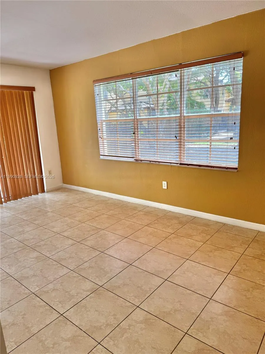 9269 SW 227th St #8 Cutler Bay, FL 33190