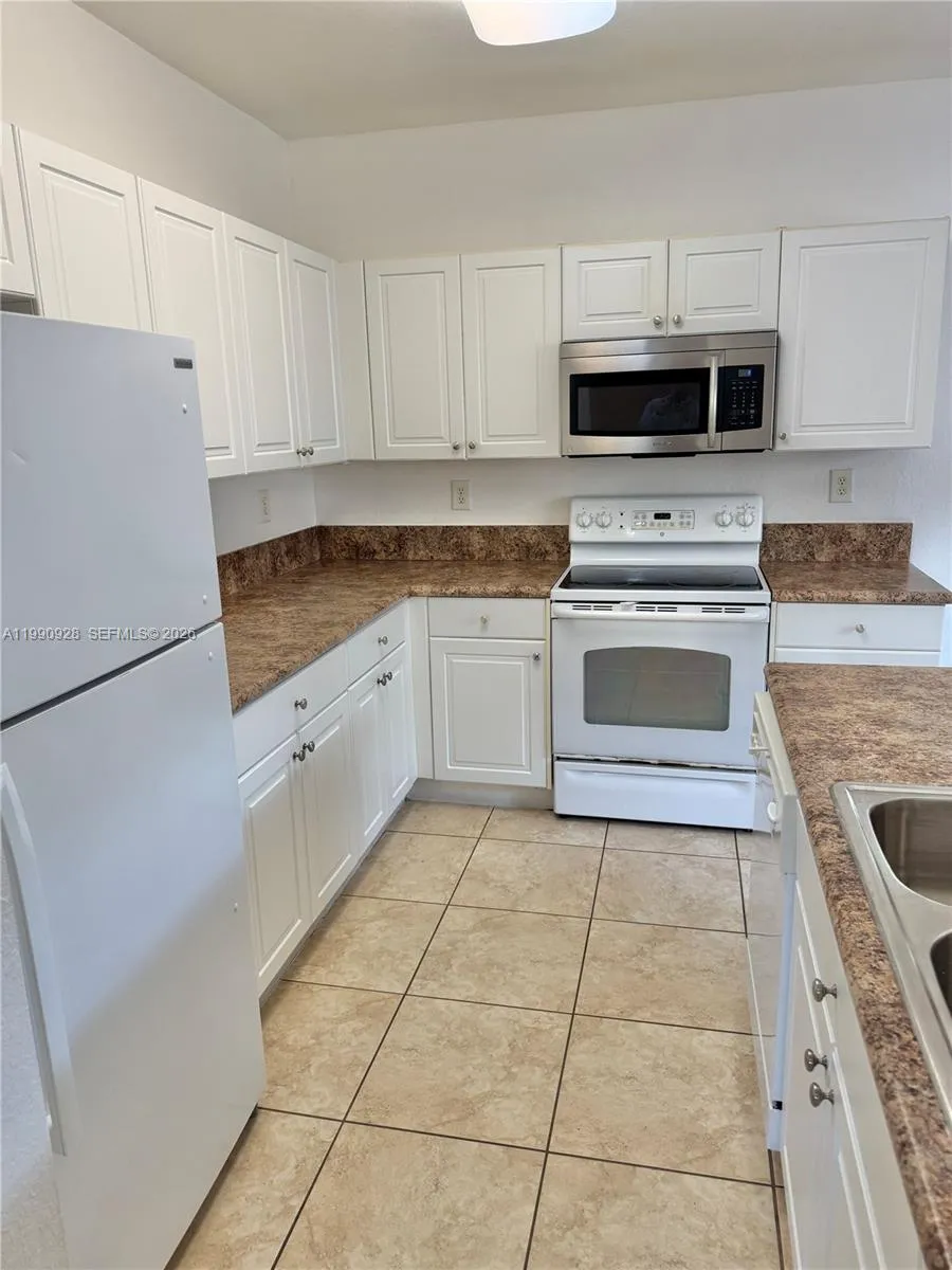 9269 SW 227th St #8 Cutler Bay, FL 33190
