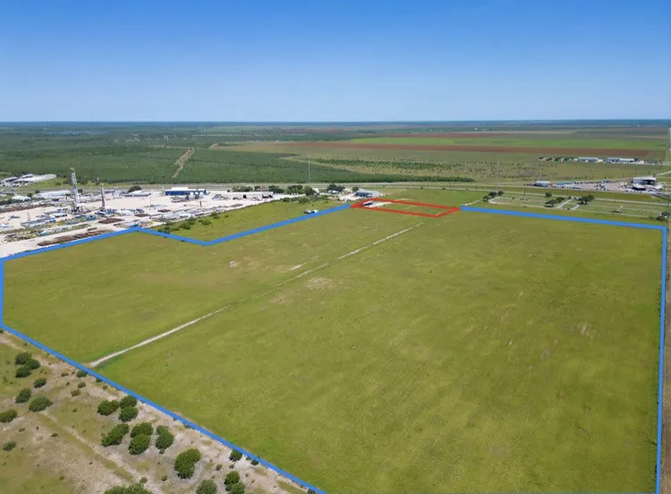 4006 E HWY 44 Alice, TX 78332
