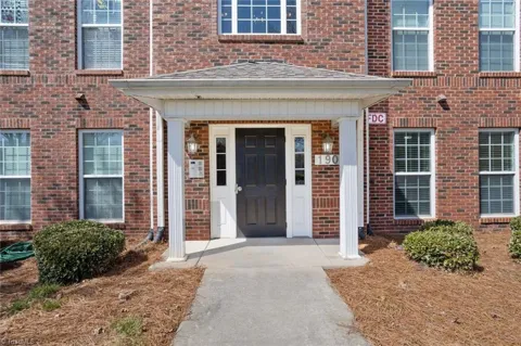190 Shallowford Reserve Drive #104