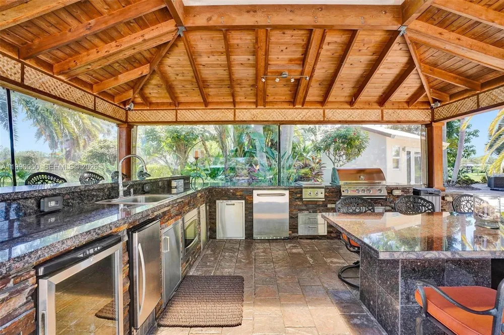 224 Cortez Dr Margate, FL 33068