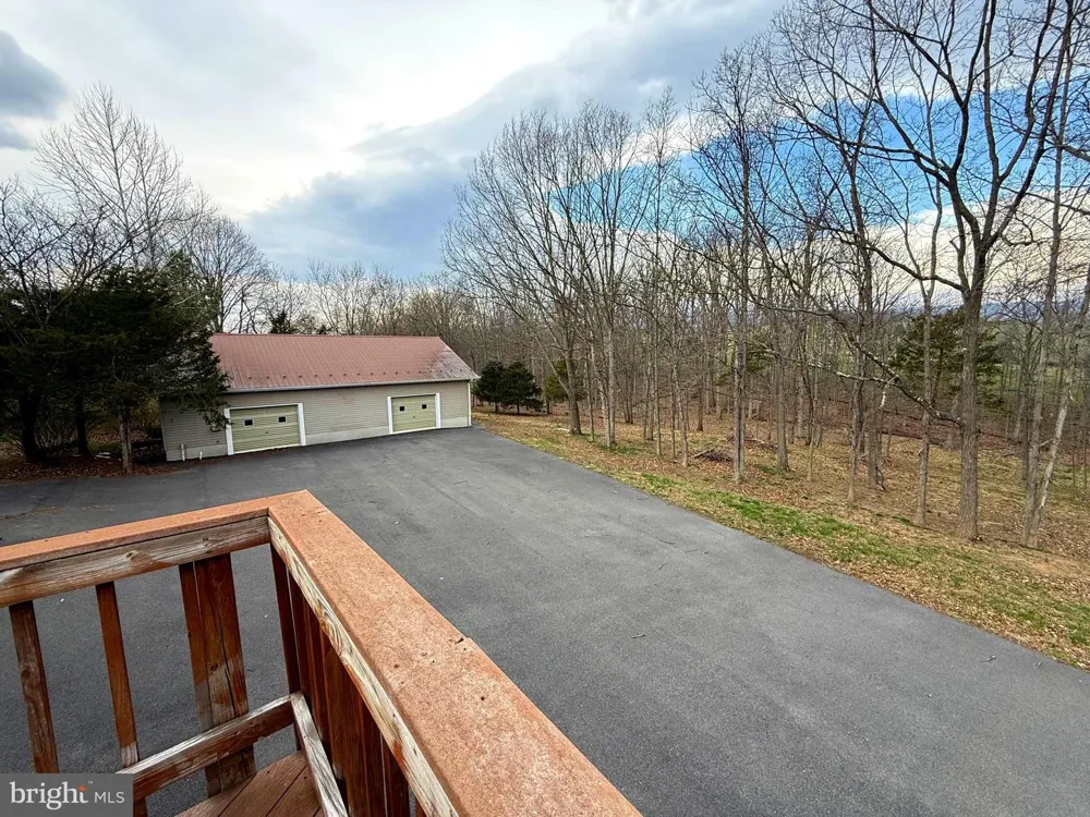 401 NIGHTHAWK DRIVE Petersburg, WV 26847