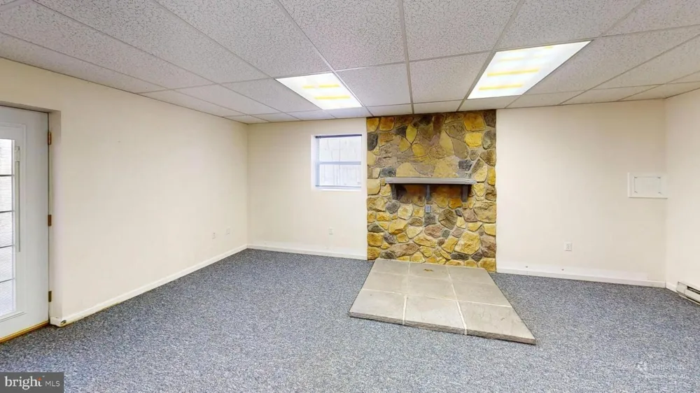 401 NIGHTHAWK DRIVE Petersburg, WV 26847