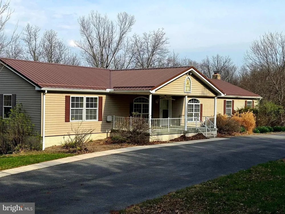 401 NIGHTHAWK DRIVE Petersburg, WV 26847