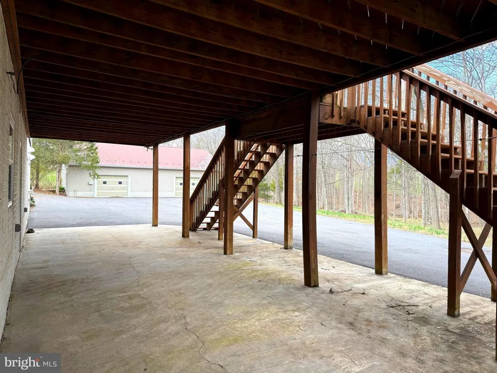 401 NIGHTHAWK DRIVE Petersburg, WV 26847
