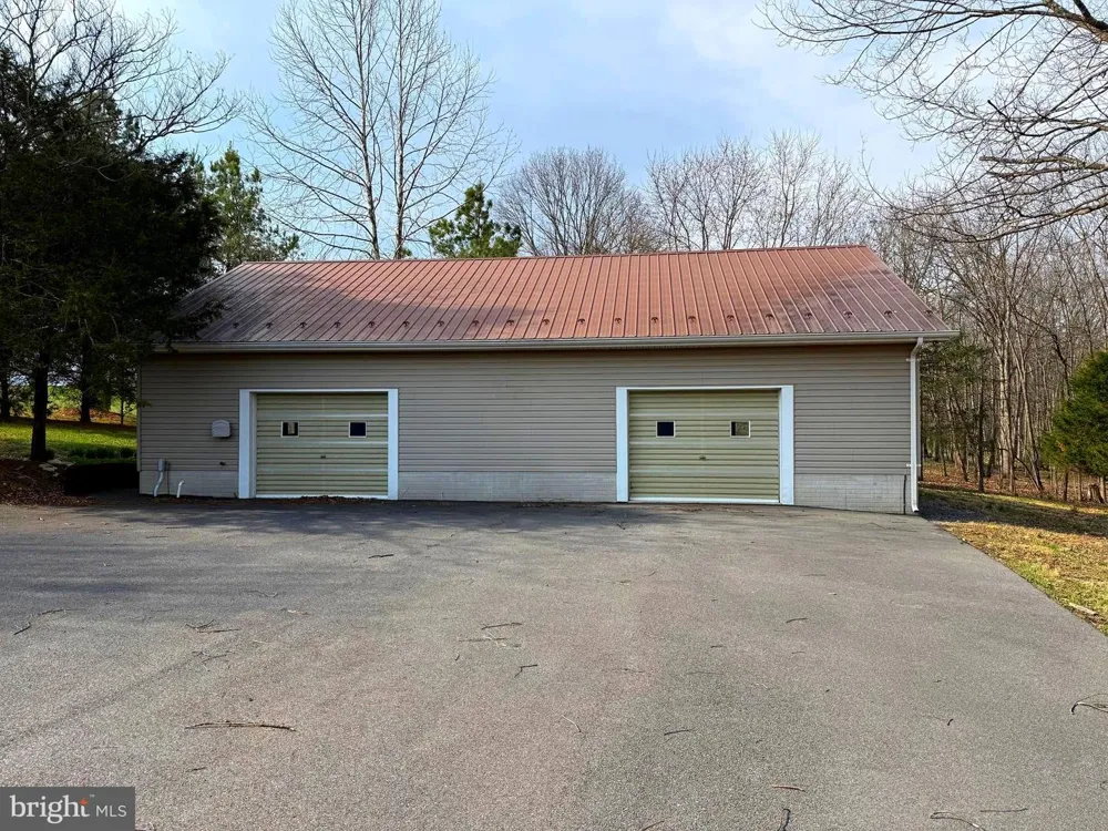 401 NIGHTHAWK DRIVE Petersburg, WV 26847