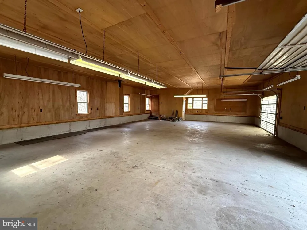 401 NIGHTHAWK DRIVE Petersburg, WV 26847