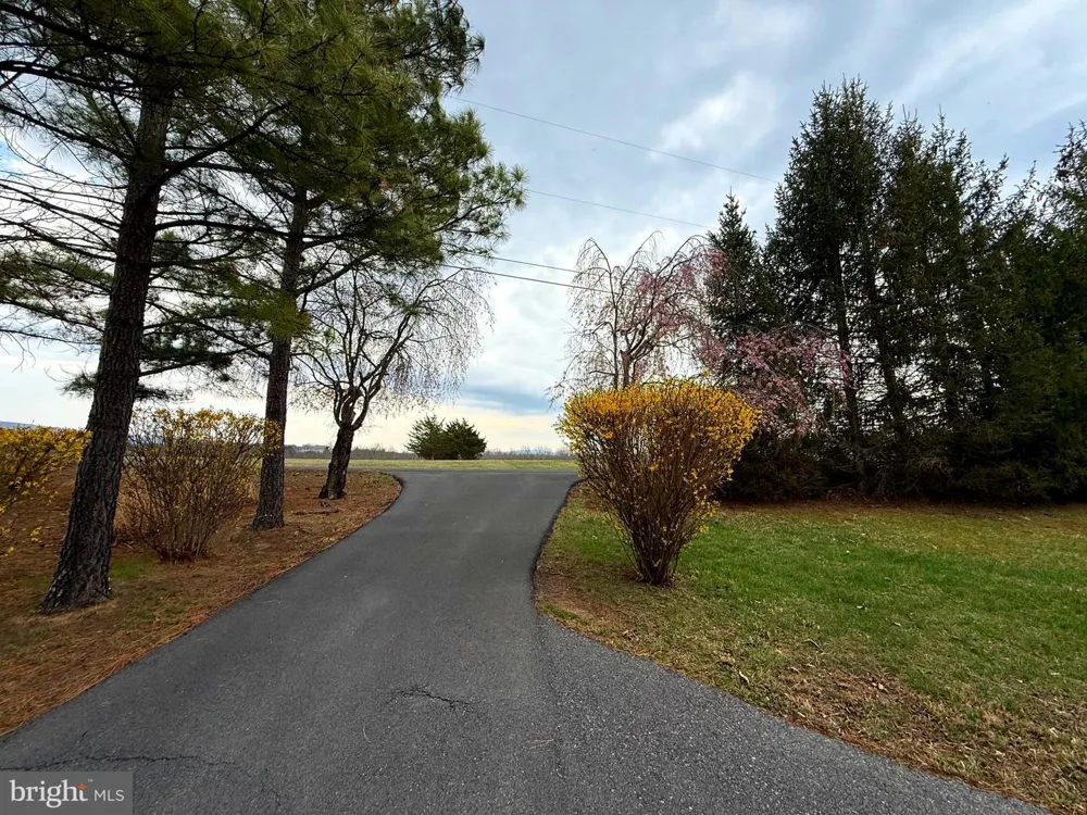 401 NIGHTHAWK DRIVE Petersburg, WV 26847