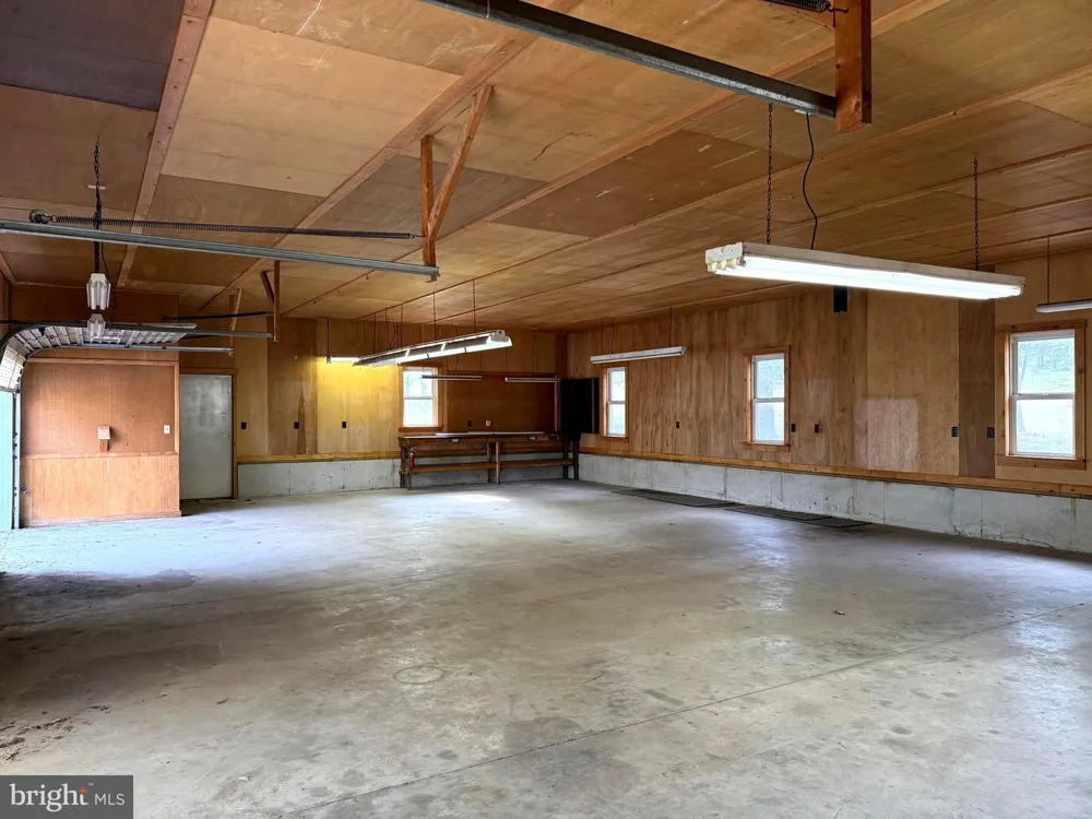 401 NIGHTHAWK DRIVE Petersburg, WV 26847