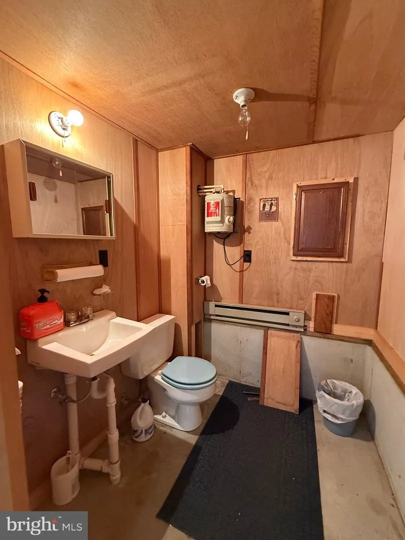 401 NIGHTHAWK DRIVE Petersburg, WV 26847