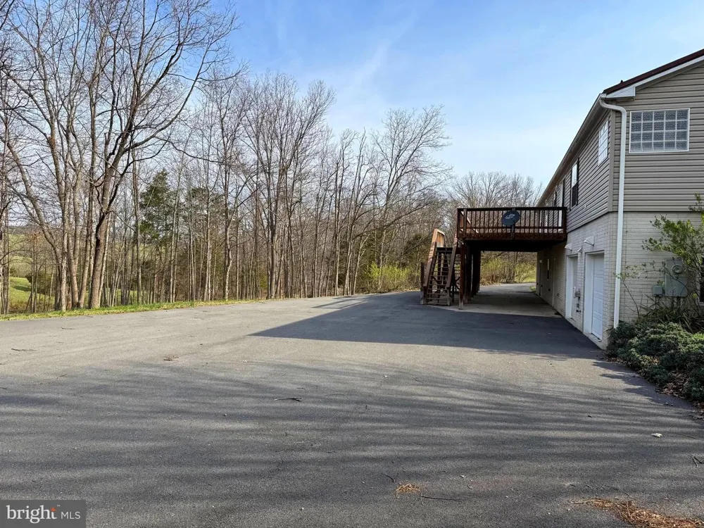 401 NIGHTHAWK DRIVE Petersburg, WV 26847