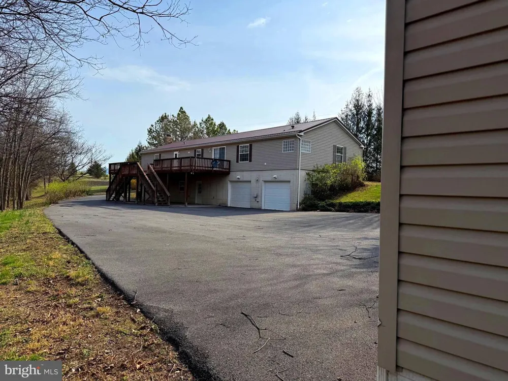 401 NIGHTHAWK DRIVE Petersburg, WV 26847