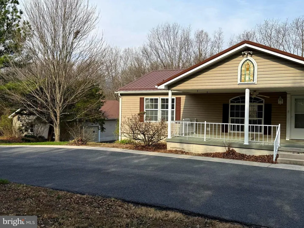 401 NIGHTHAWK DRIVE Petersburg, WV 26847