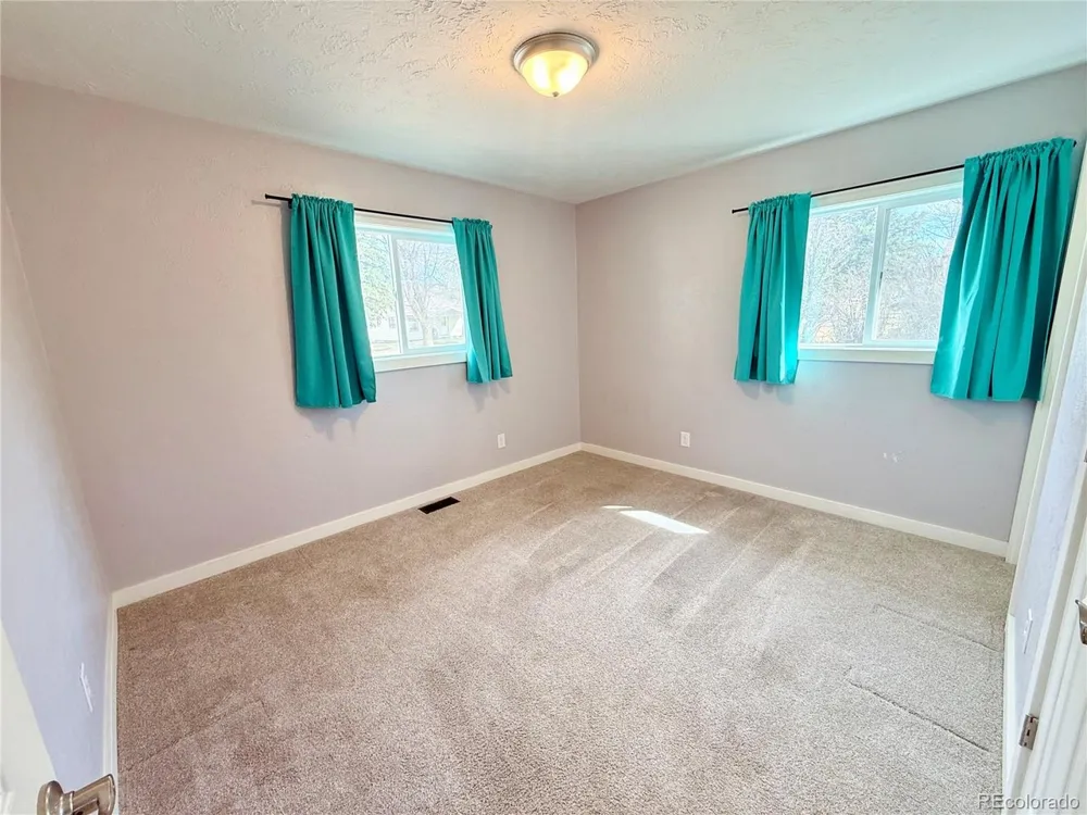 323 Sioux Avenue Simla, CO 80835