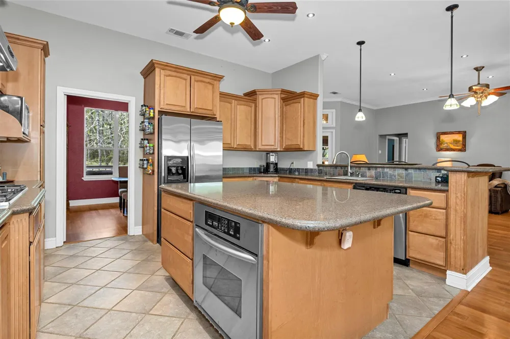 17174 Tierra Buena Drive Plantersville, TX 77363