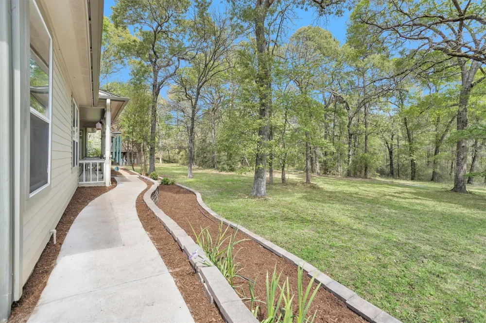 17174 Tierra Buena Drive Plantersville, TX 77363