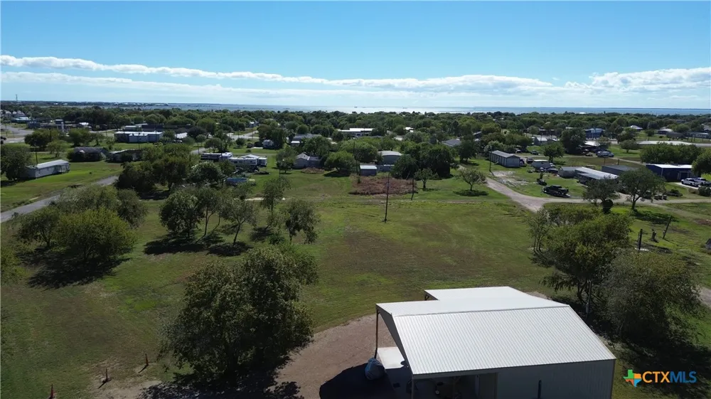 407 W Oakland Avenue Seadrift, TX 77983