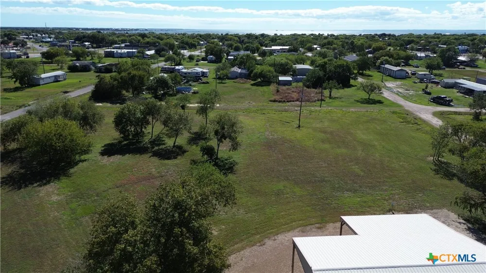 407 W Oakland Avenue Seadrift, TX 77983
