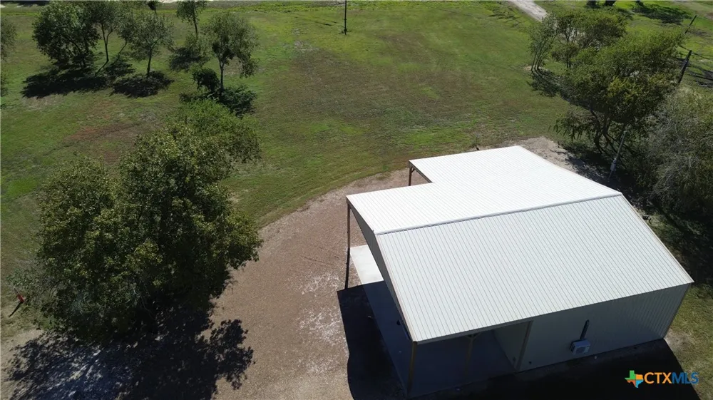 407 W Oakland Avenue Seadrift, TX 77983