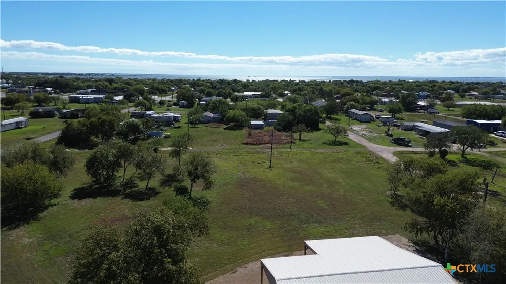 407 W Oakland Avenue Seadrift, TX 77983