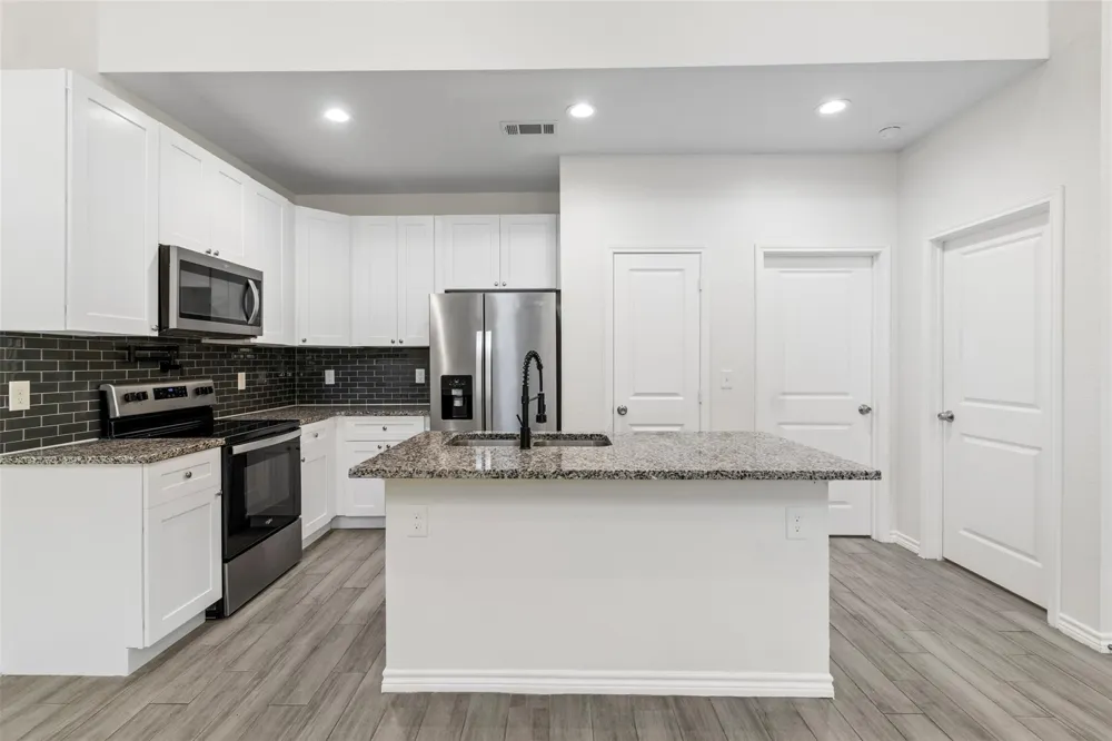 14986 Bonham Lane Willis, TX 77378