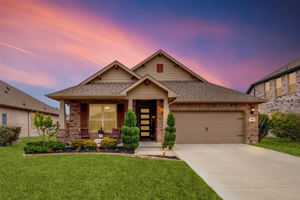 2800 Lakeside Drive