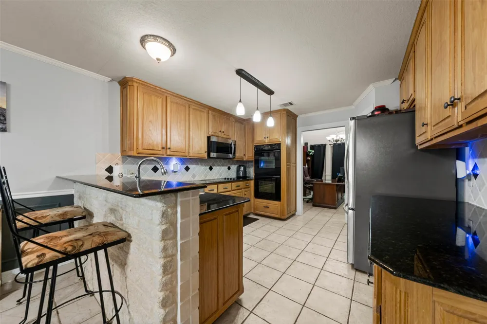 1840 Val Verde Road McGregor, TX 76657