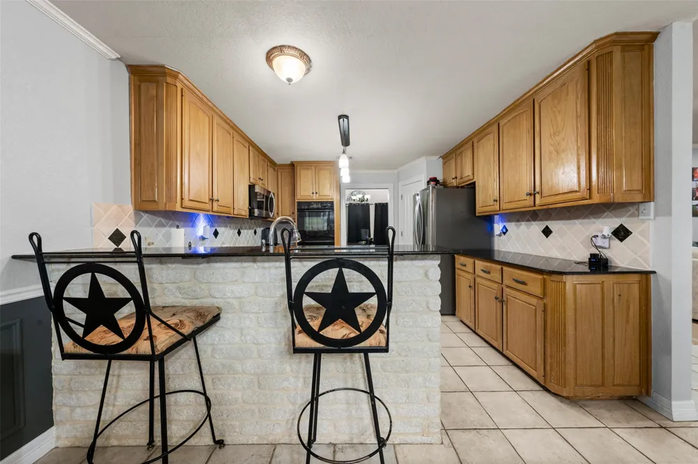 1840 Val Verde Road McGregor, TX 76657
