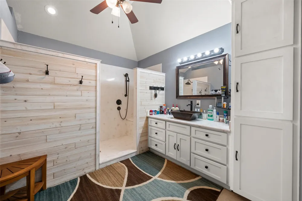 1840 Val Verde Road McGregor, TX 76657