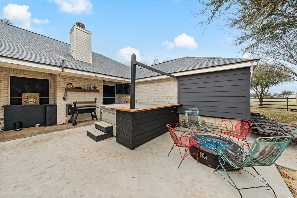 1840 Val Verde Road McGregor, TX 76657