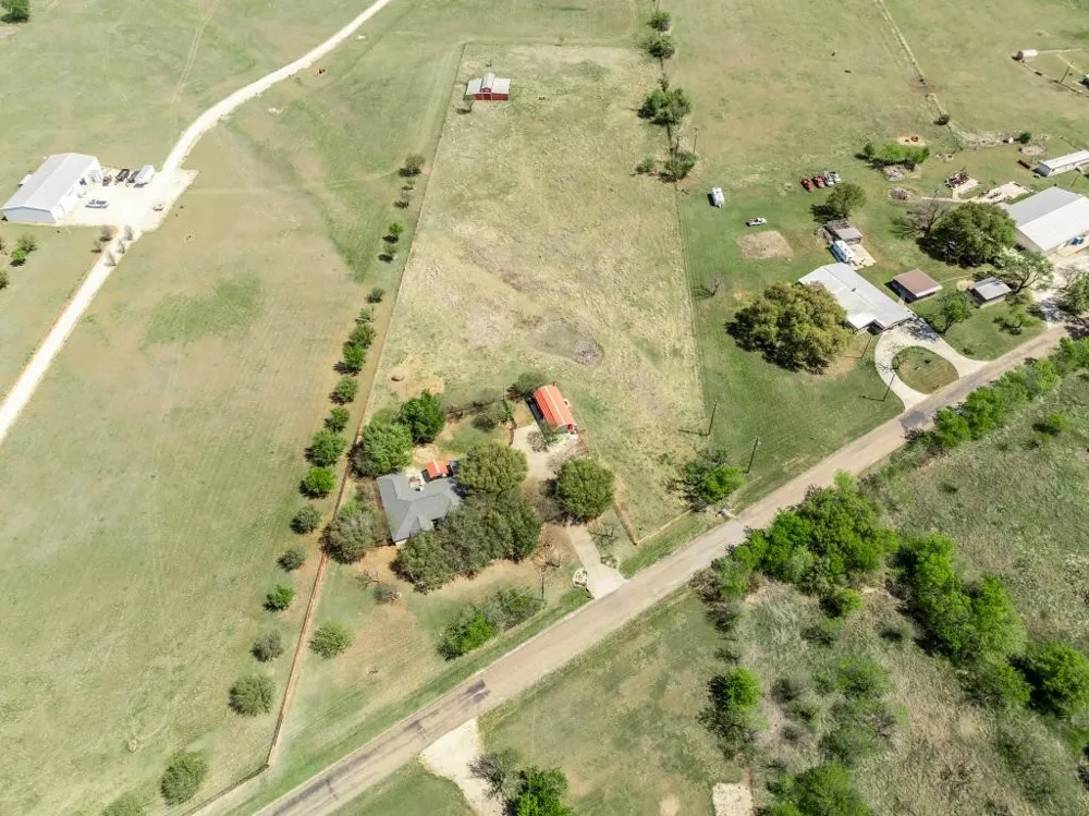 1840 Val Verde Road McGregor, TX 76657