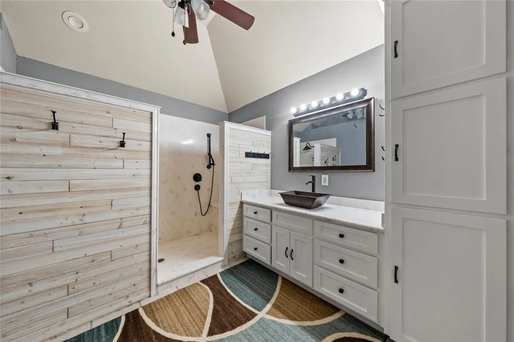 1840 Val Verde Road McGregor, TX 76657