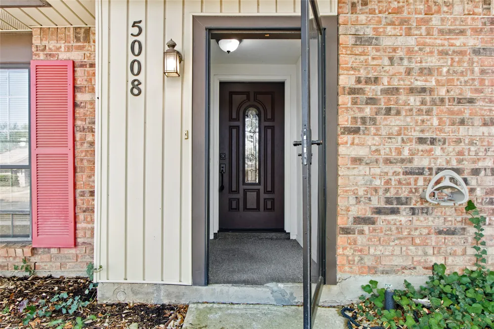 5008 Overton Circle The Colony, TX 75056