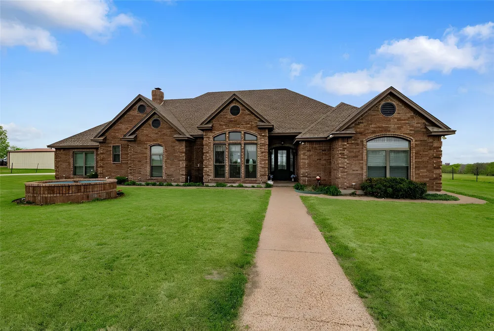 13435 Jackson Road Krum, TX 76249
