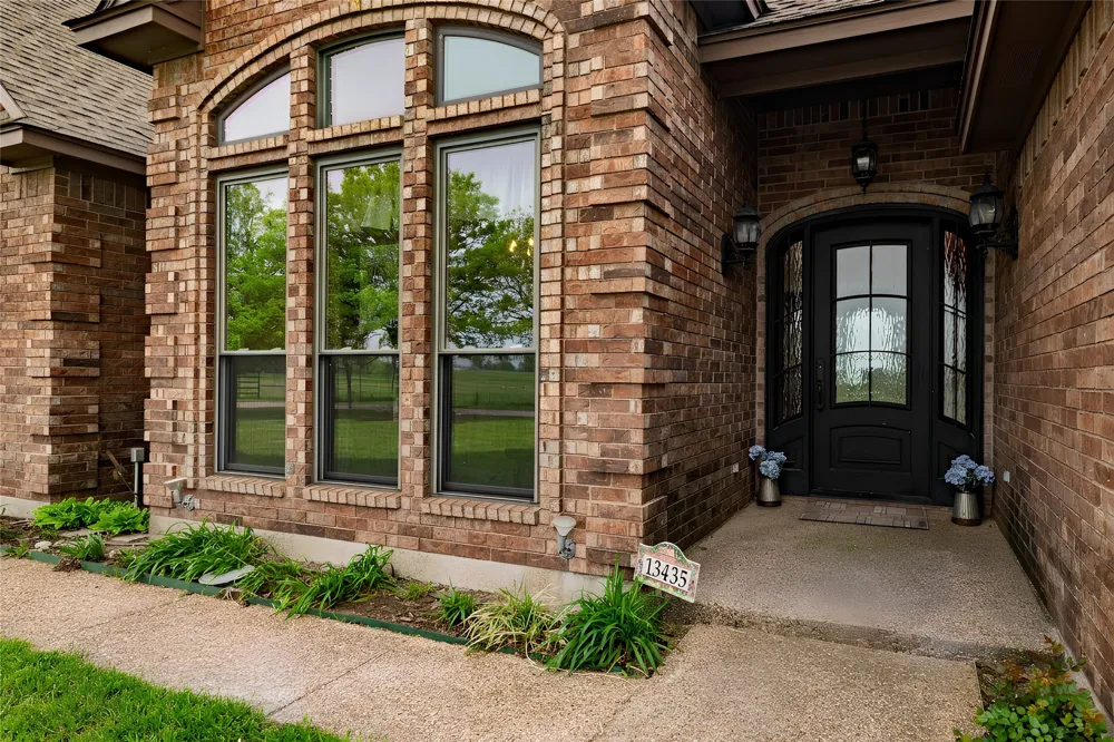 13435 Jackson Road Krum, TX 76249