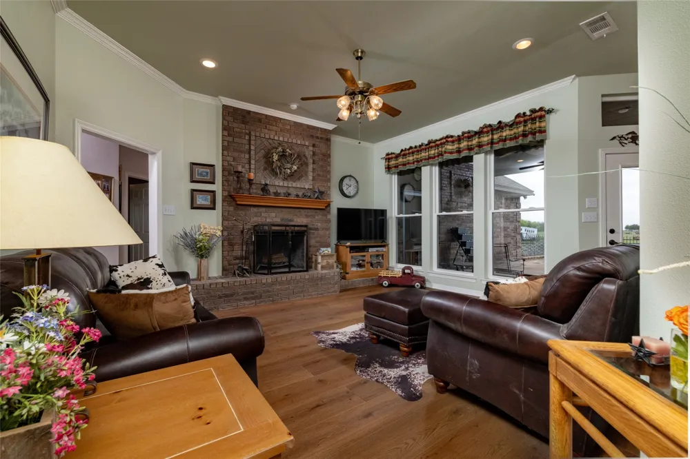 13435 Jackson Road Krum, TX 76249