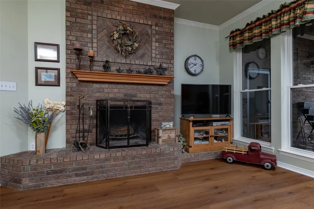 13435 Jackson Road Krum, TX 76249