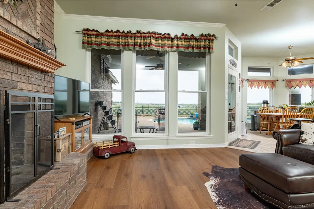 13435 Jackson Road Krum, TX 76249