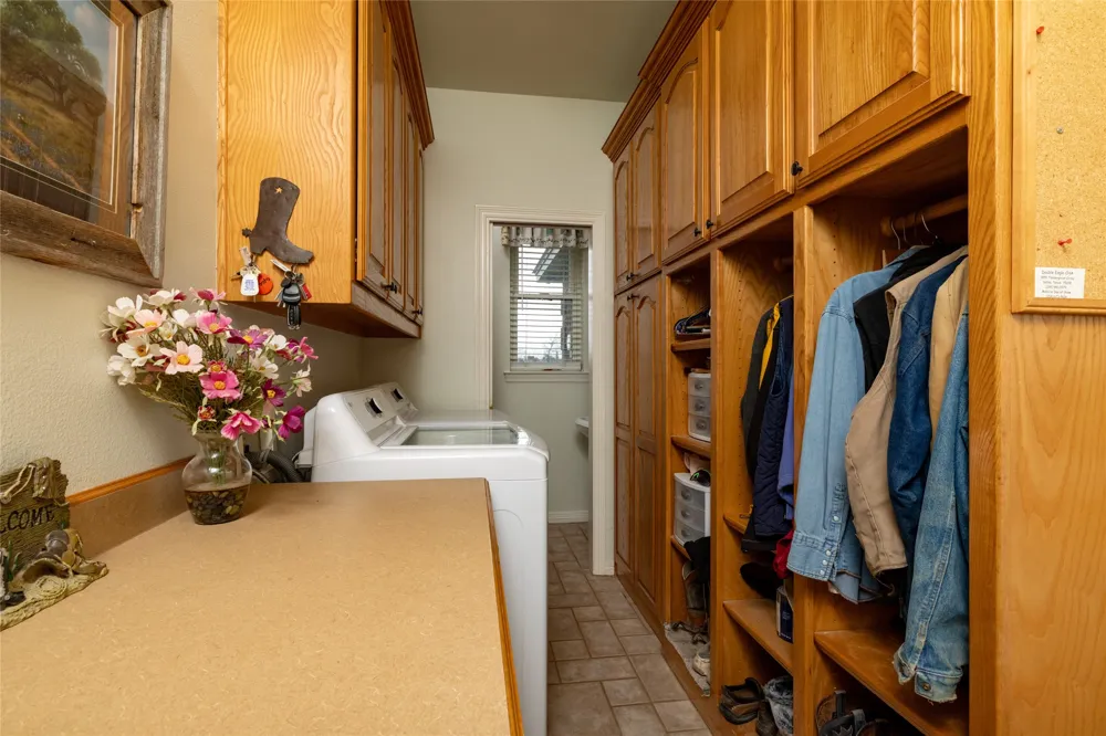 13435 Jackson Road Krum, TX 76249