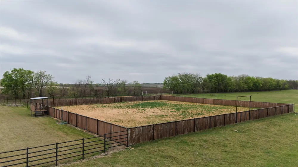 13435 Jackson Road Krum, TX 76249
